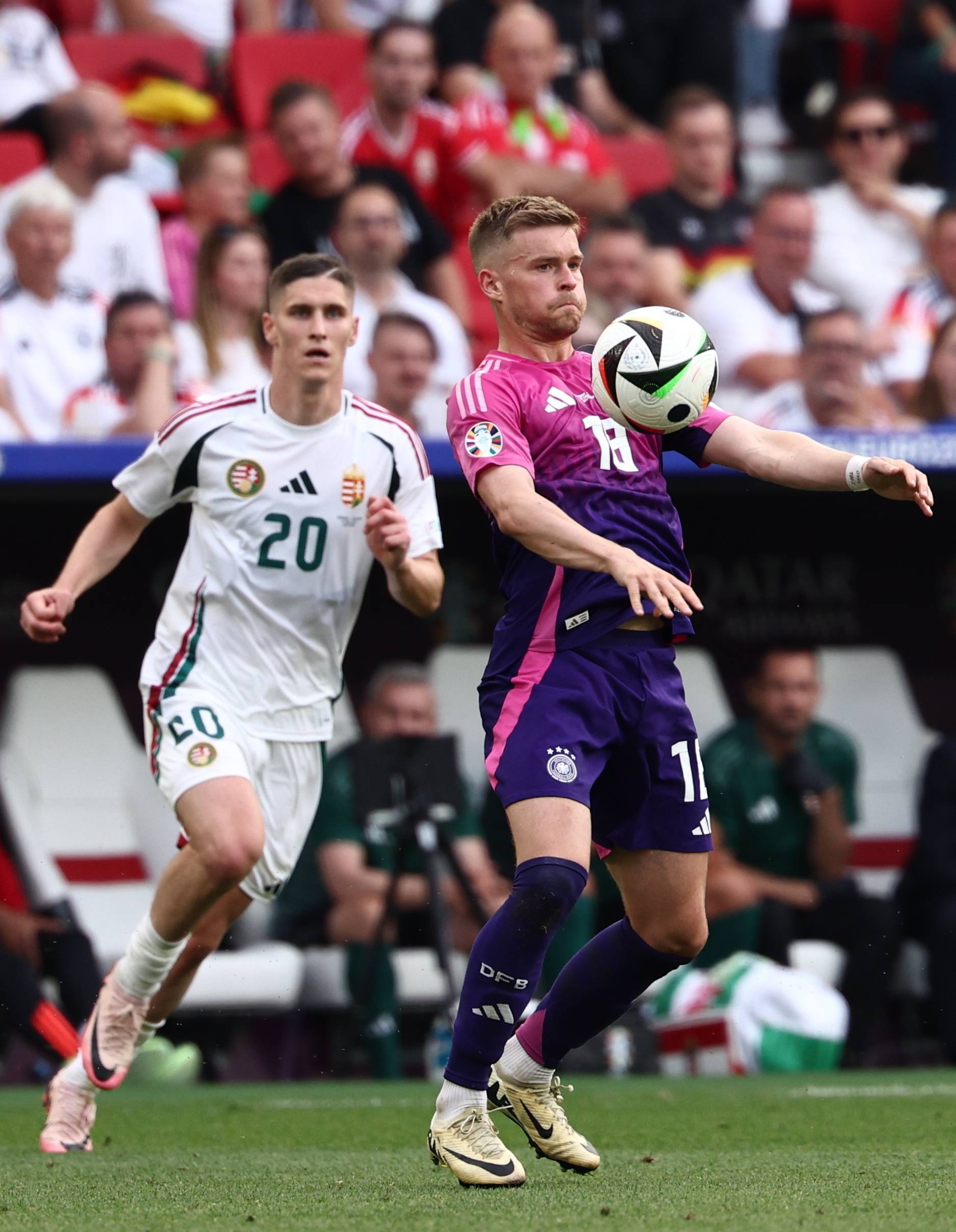 匈牙利队在比赛中展现出坚韧品质