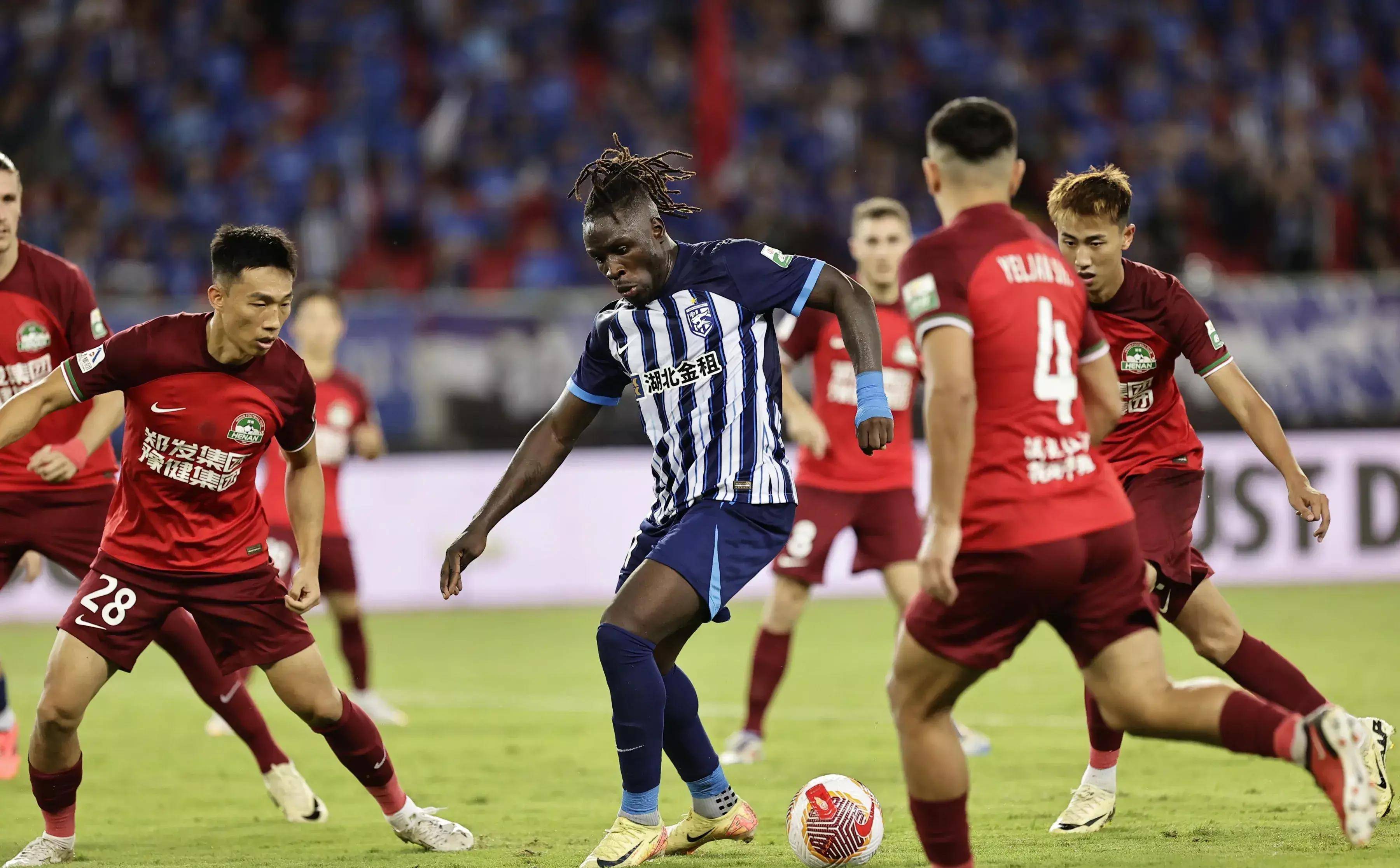 申花球员备战下一轮比赛，决心全力以赴的简单介绍