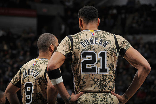 小牛回勇战胜对手：保持不败纪录