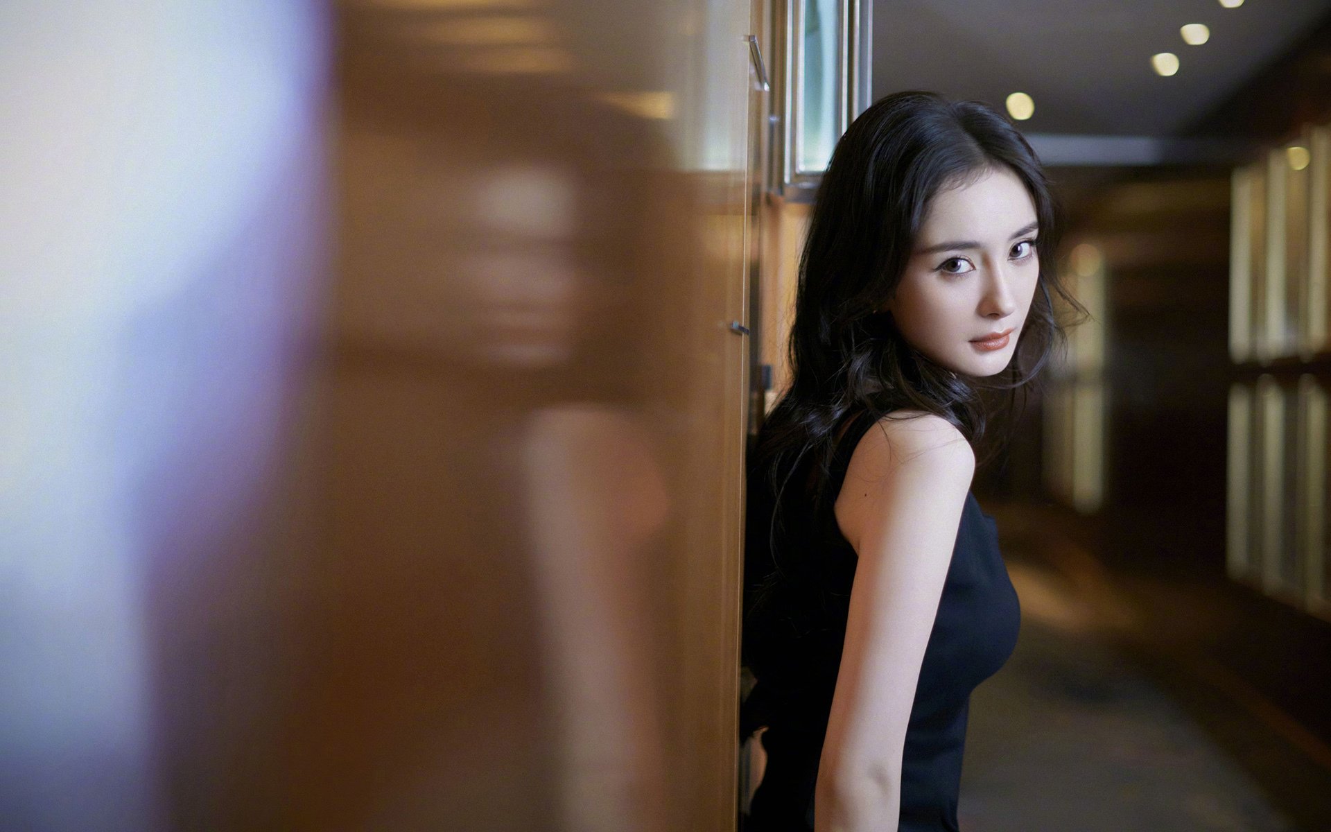 速度与智谋,格纳布里在F1引擎轰鸣之夜上演绿茵攻防方程式