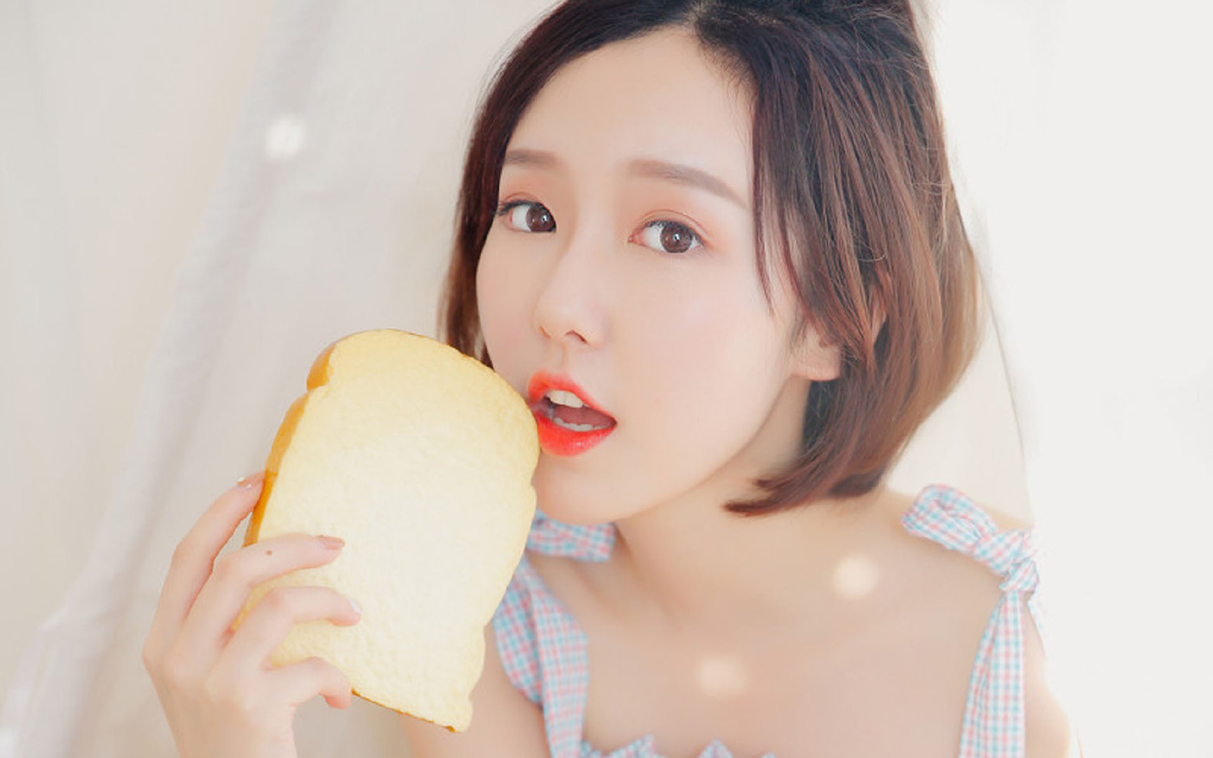 雷火电竞中国-铁闸锁死暗潮，范戴克封神夜与久保建英的无声叹息