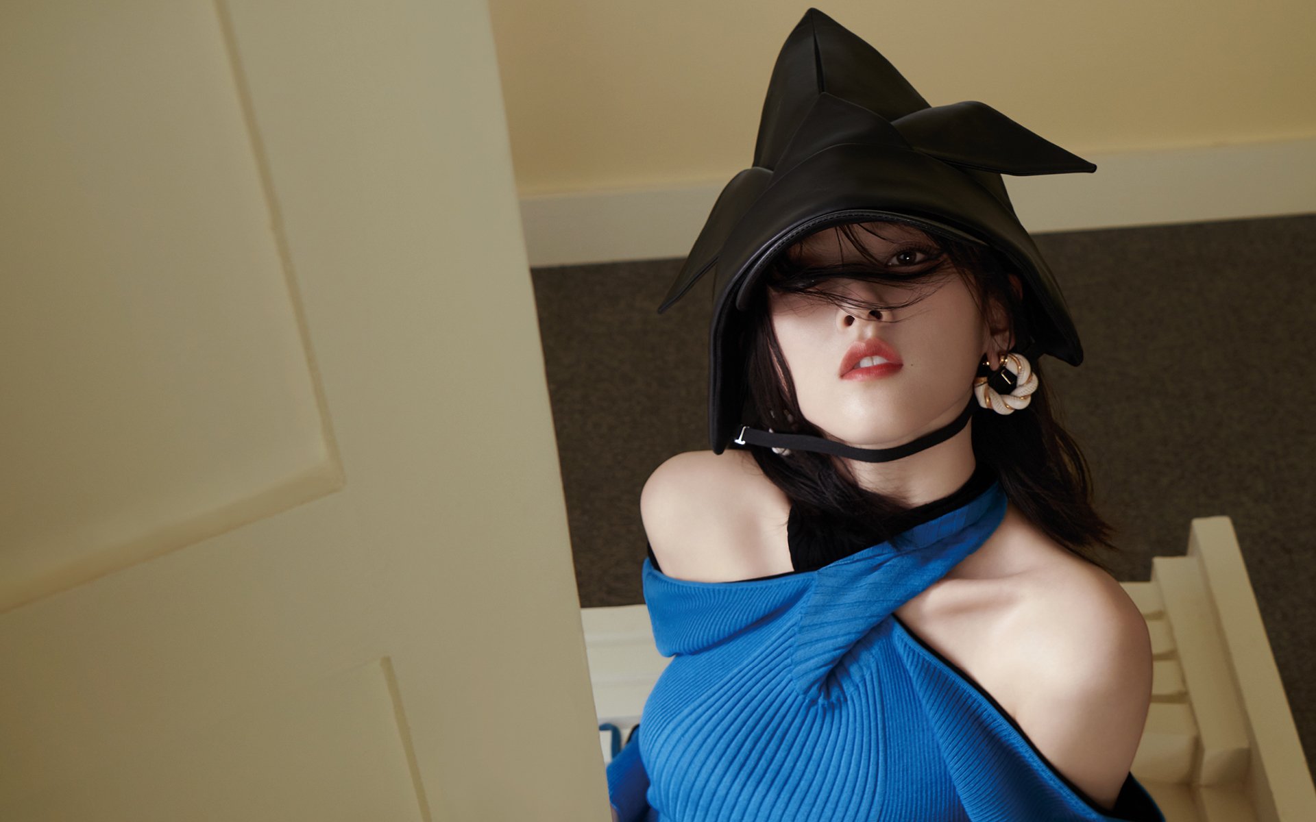 以下是扩展思维后拟定的标题，以及基于标题创作的完整文章